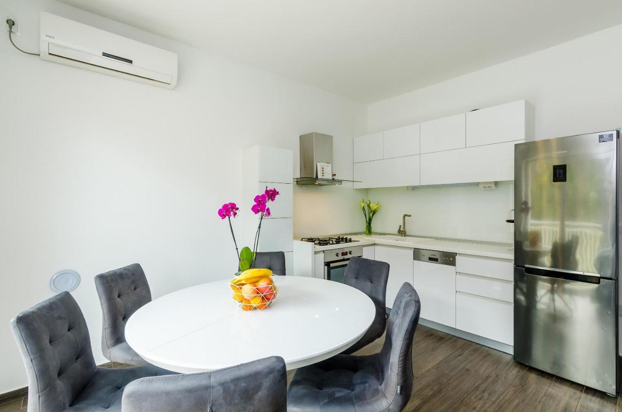 Apartment Lise Mokosica Дубровник Екстериор снимка