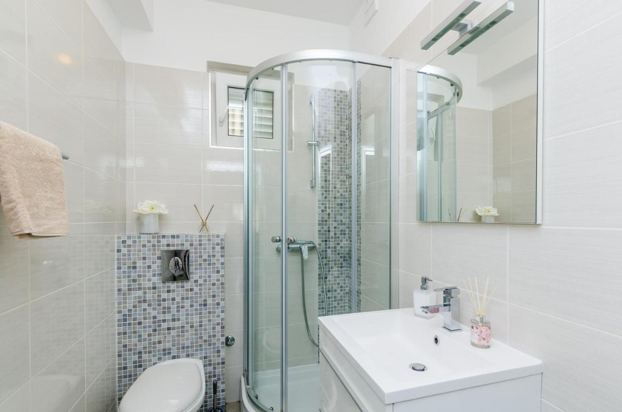 Apartment Lise Mokosica Дубровник Екстериор снимка